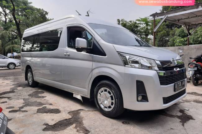 Liburan Bersama Teman ke Trans Studio Bandung dengan Hiace
