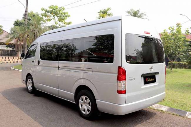 Eksplorasi Keindahan Alam Bandung dengan Hiace: Nyaman & Bebas Ribet!