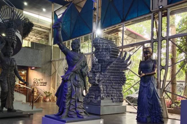 NuArt Sculpture Park: Seni dan Alam, Nyaman Pakai Hiace