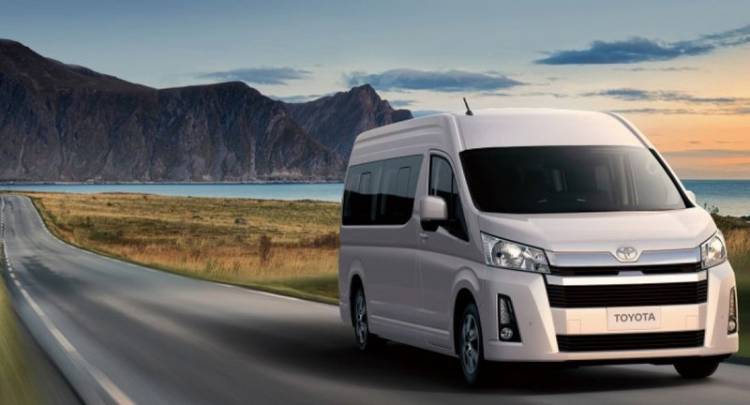 Hiace Bandung, Pilihan Ideal untuk Tour Jawa Barat" 