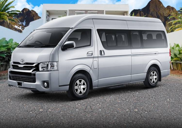 Kenapa Sewa Hiace di Bandung? Ini Keuntungannya!