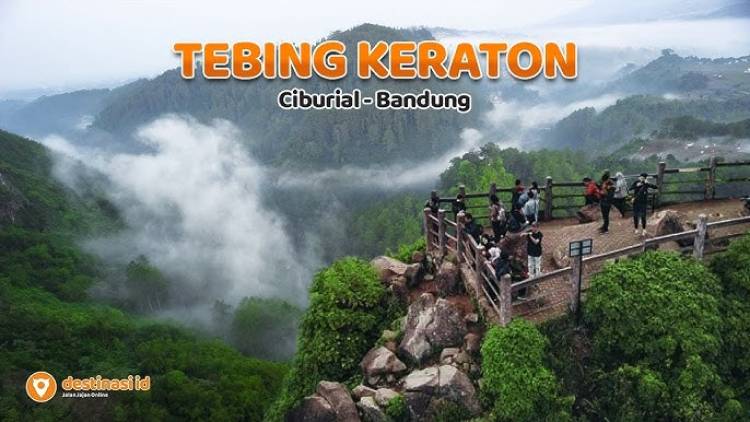 Menjelajahi Tebing Keraton dan Sunrise Spektakuler dengan Sewa Hiace